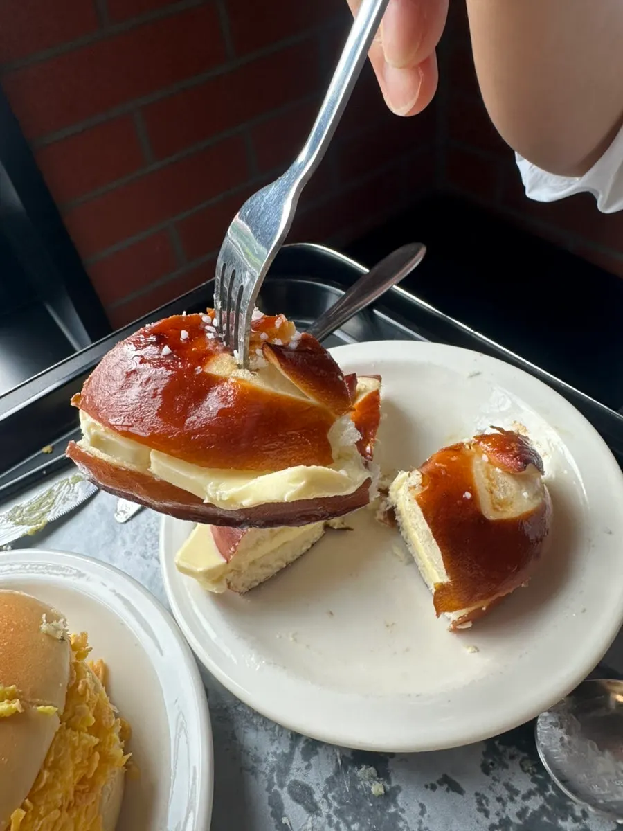 Bagel cross-section after cutting with a knife