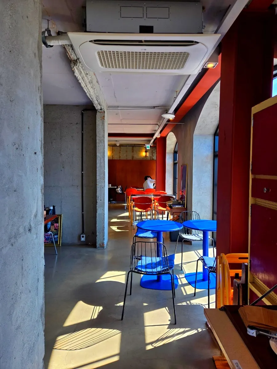 Interior décor inside Orange Bagel