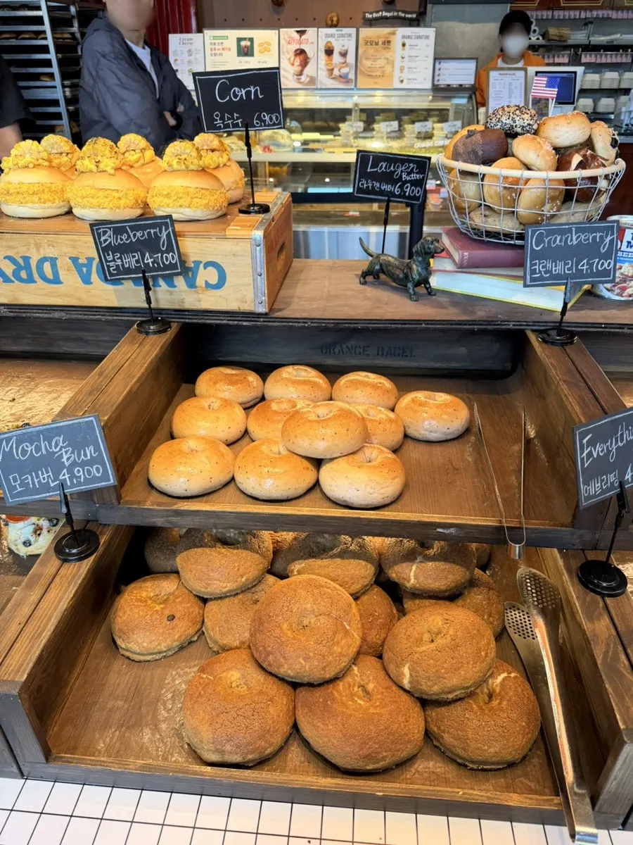Bagels displayed sorted by type