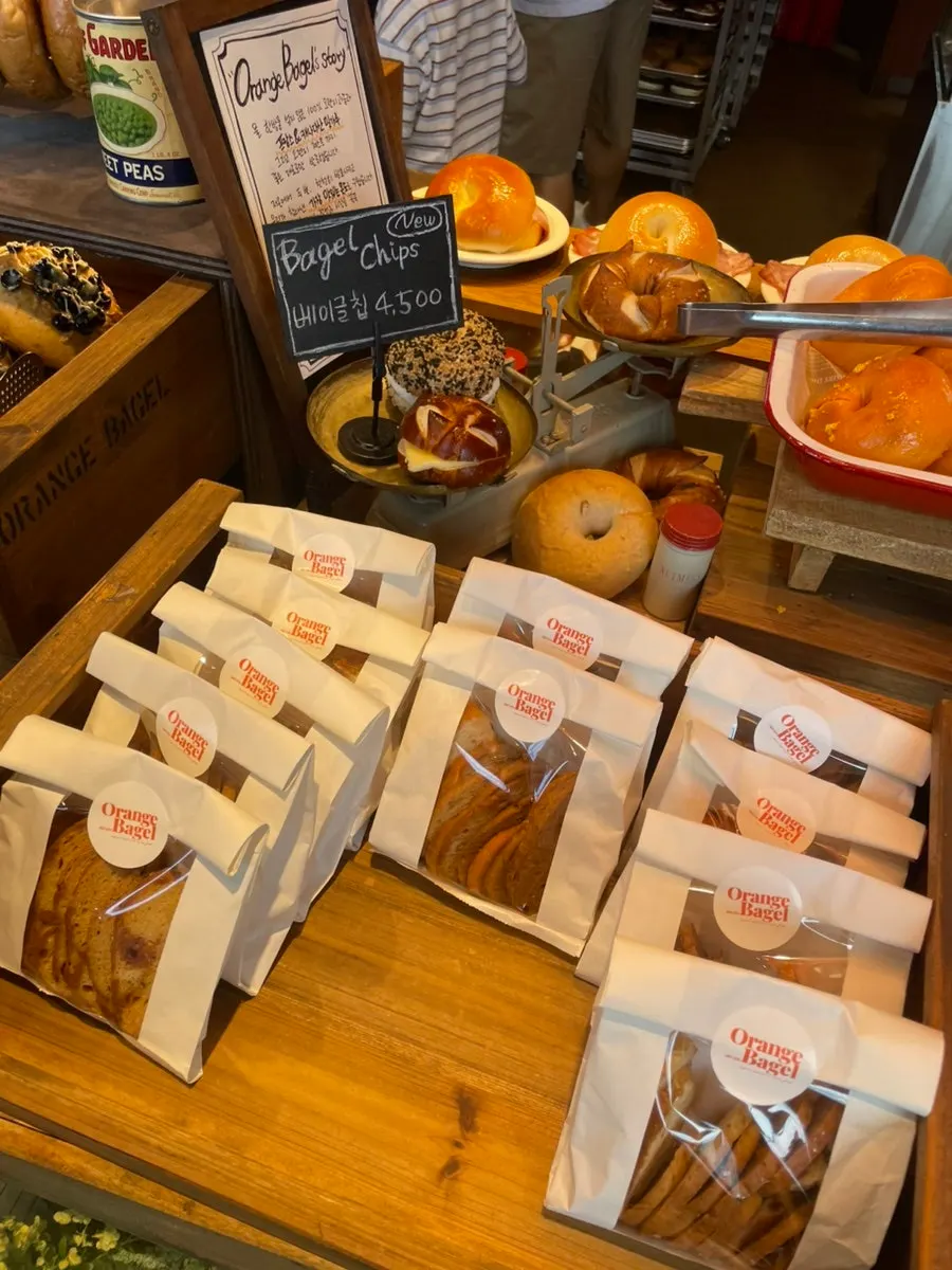 Bagels arranged by type on display