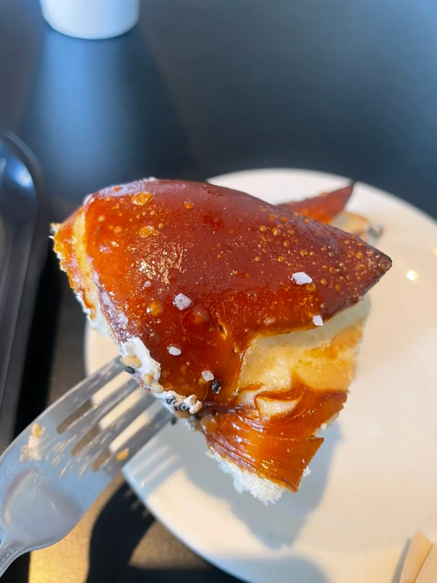 Honey lemon cream cheese served with a bagel