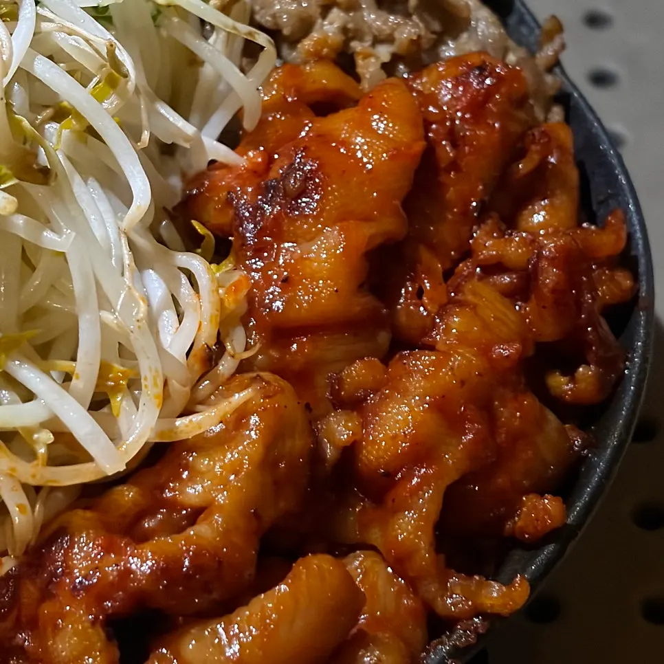 매콤한 무뼈닭발 안주