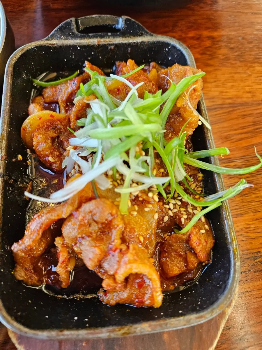 맛보기로 나온 고추장불고기 반찬