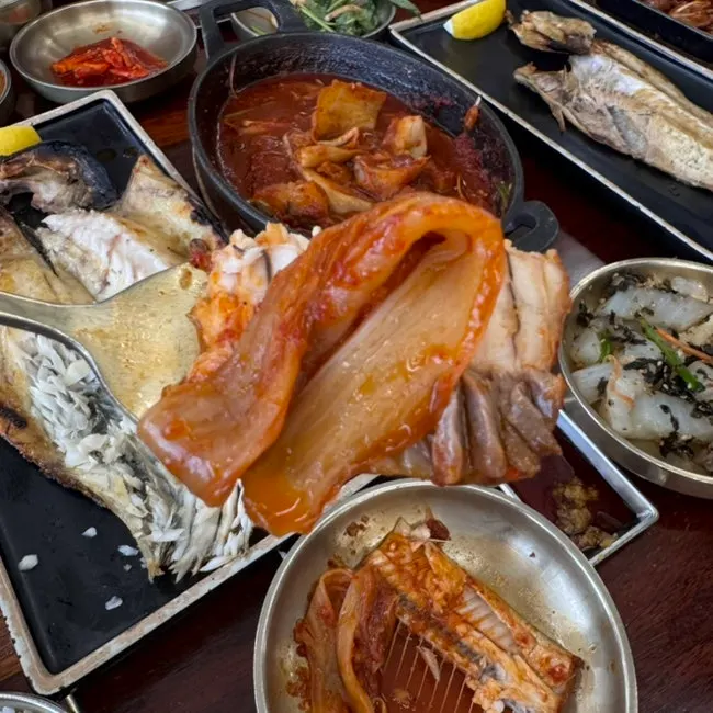 갈치살을 올린 밥 한 숟갈