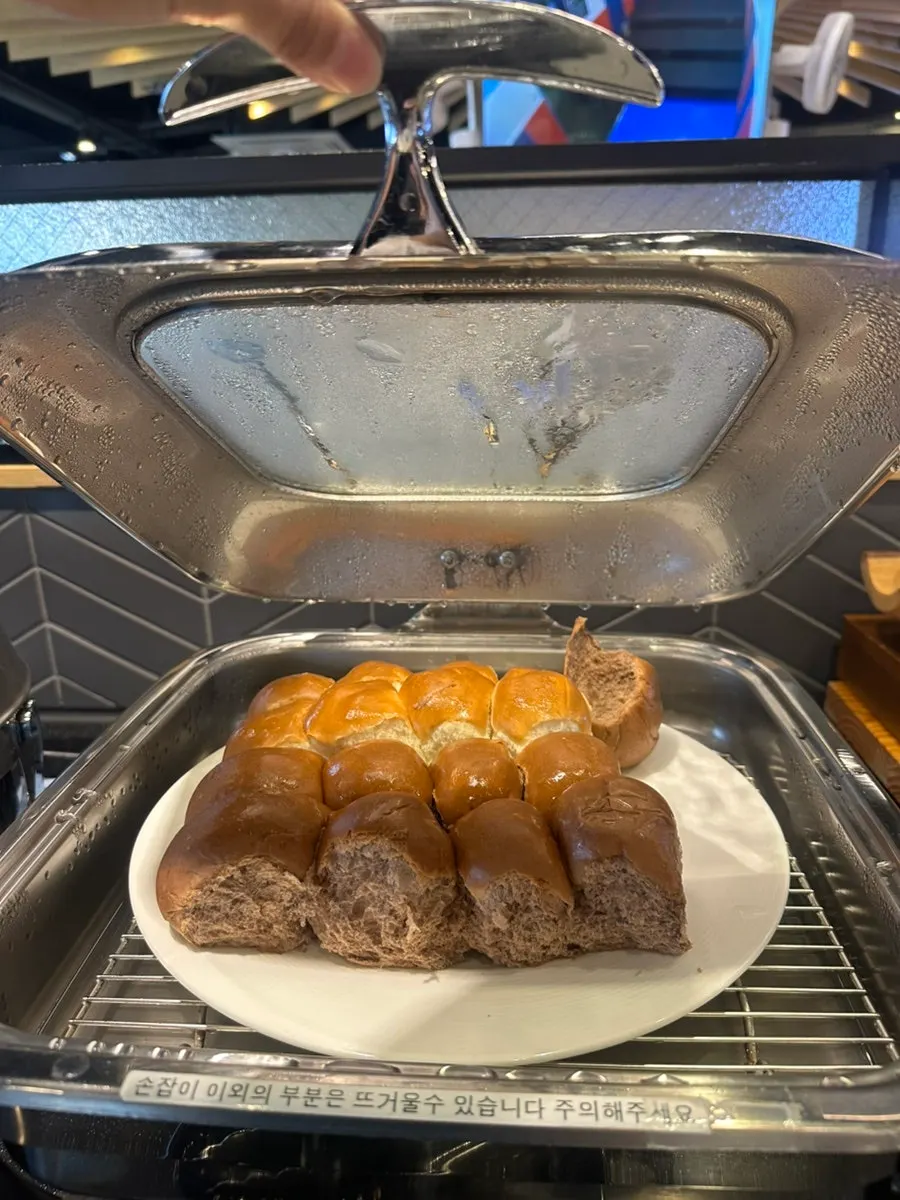 셀프바 채소와 버섯