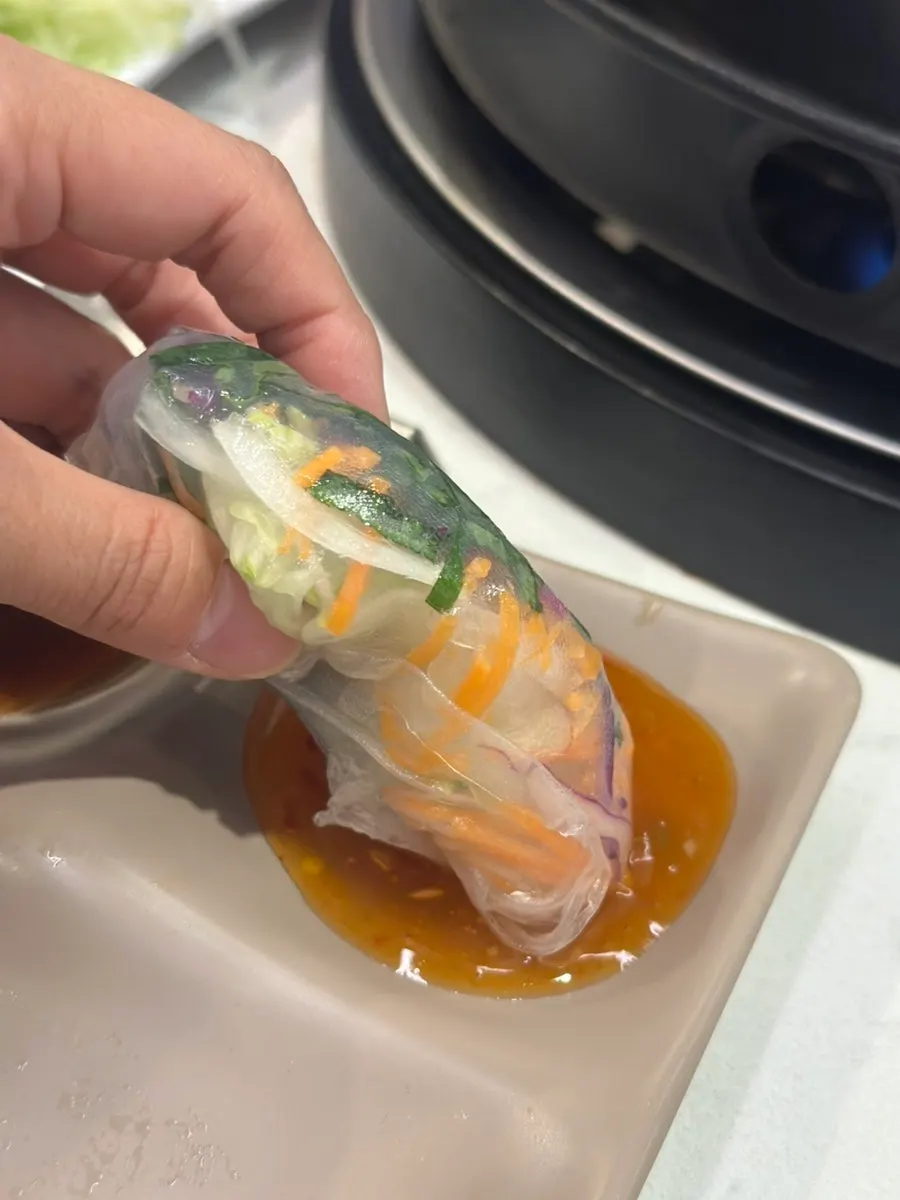 채소와 고기를 넣은 월남쌈