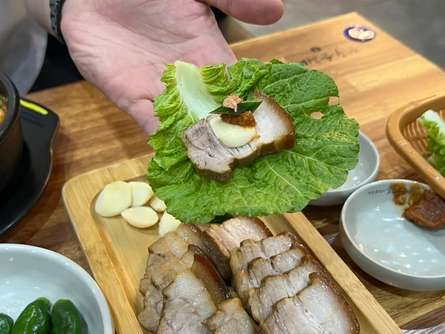 Dombe meat served with gukbap