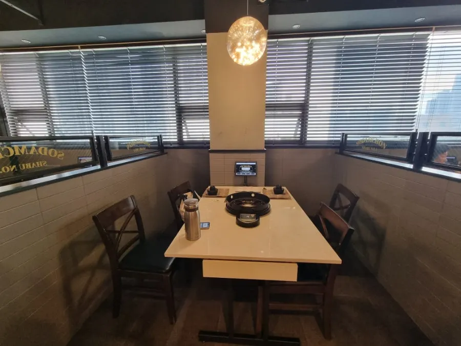 A comfortable shabu shabu dining space