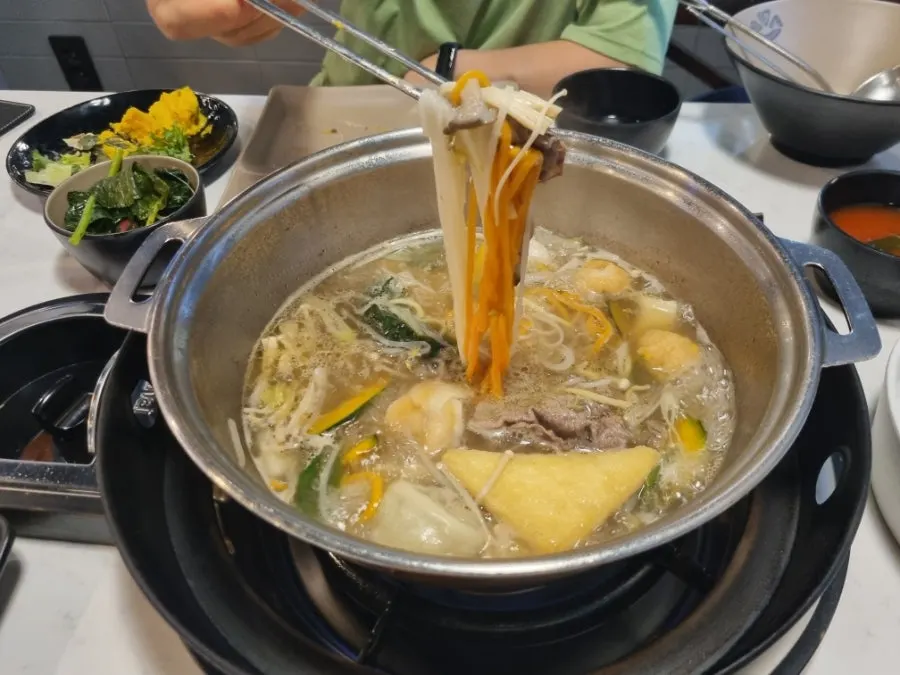 Kalguksu noodles and porridge to end the shabu shabu meal