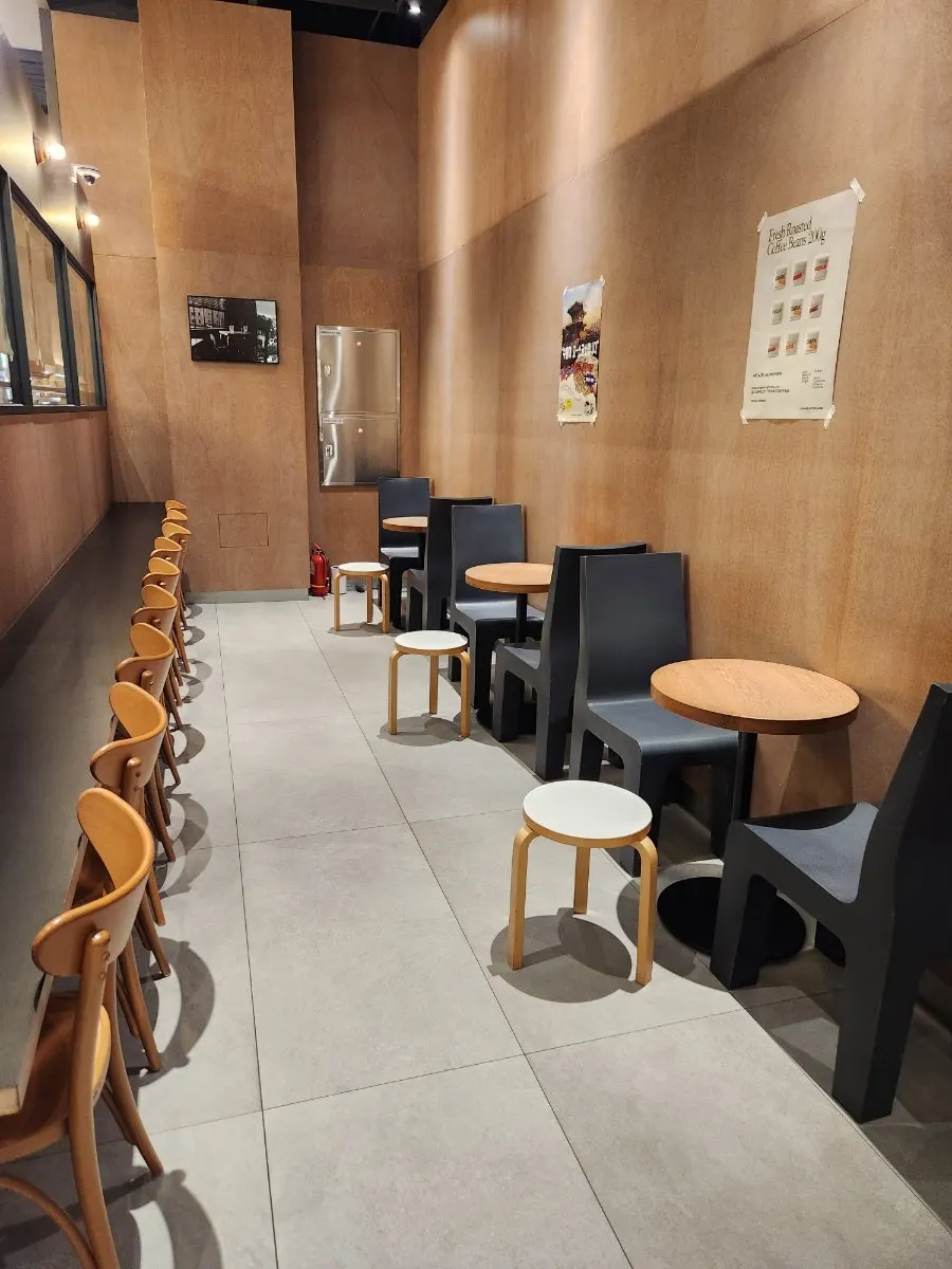 Entrance of Jeong Jiyeong Coffee Roasters on the gourmet street