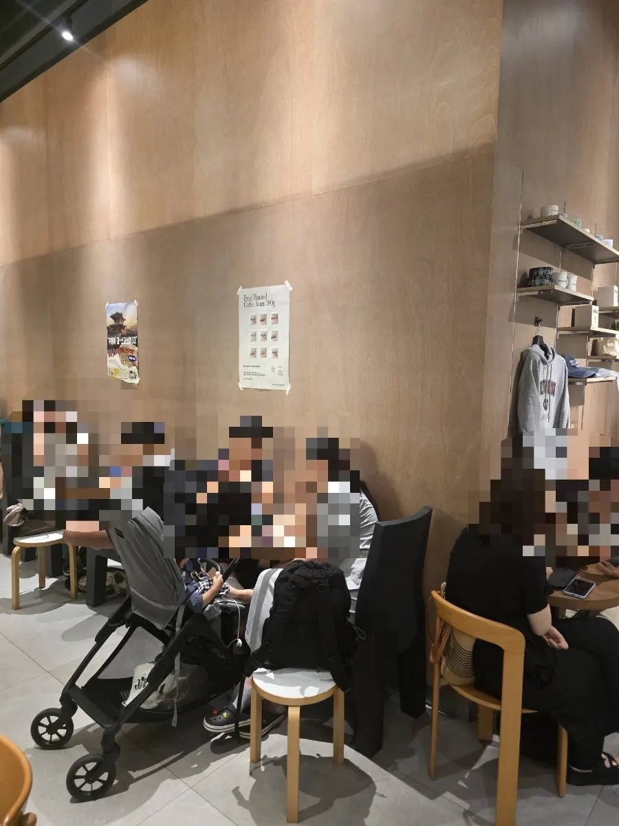 Nearly full seating at the café