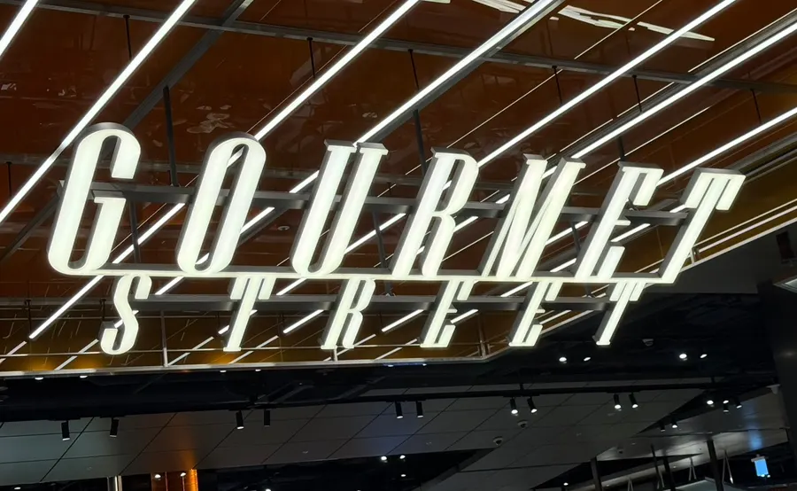Entrance of Jeong Jiyeong Coffee Roasters located in the middle of the shopping flow