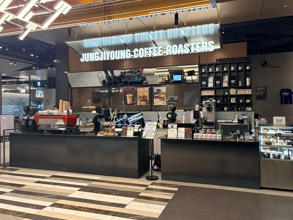 スターフィールド水原2階食堂街隣のカフェ外観