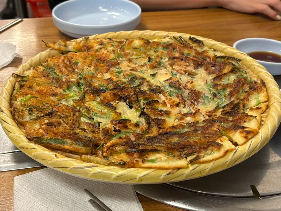 오징어가 들어간 해물파전 단면