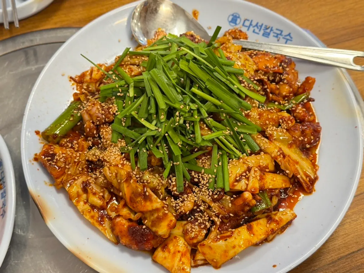 Signature photo of bul-nakji-bokkeum at Daseon Kalguksu Main Branch