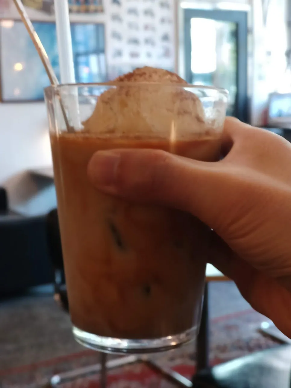 세로로 담은 썸머라떼