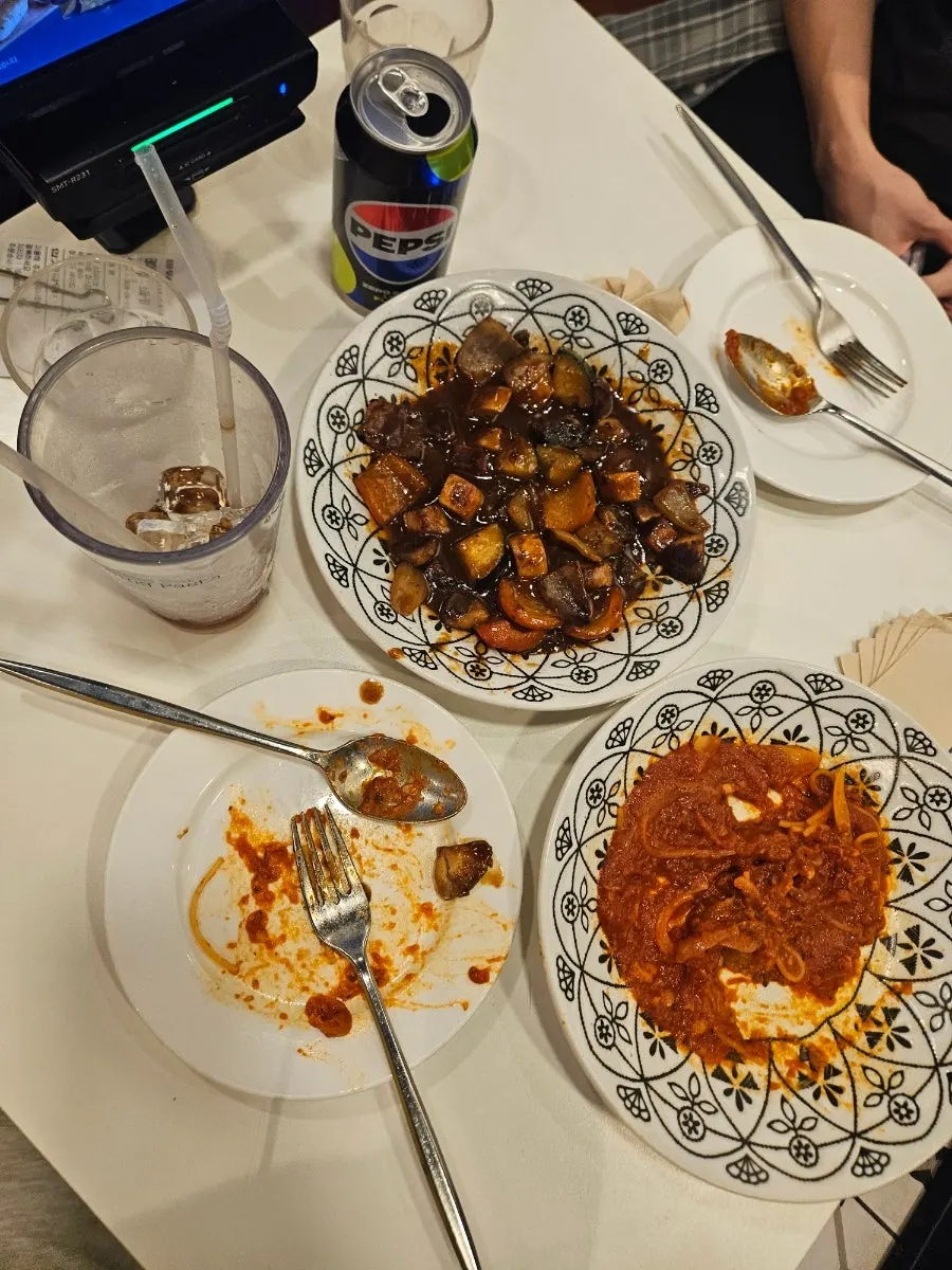 단체석과 주차 정보를 확인하는 방문 안내