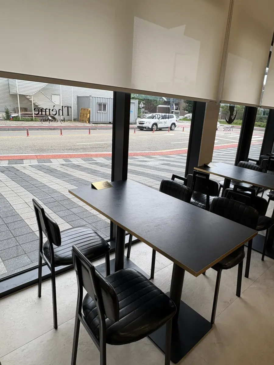 Café discovered in the Lady Furniture Suwon showroom
