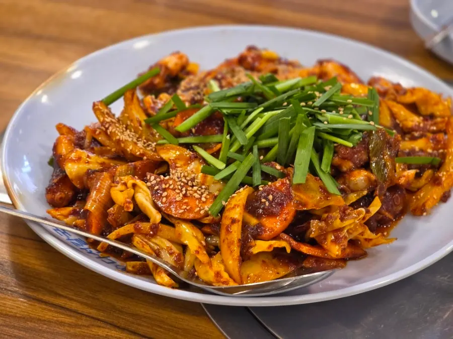 Spicy stir-fried octopus cooked without excess liquid