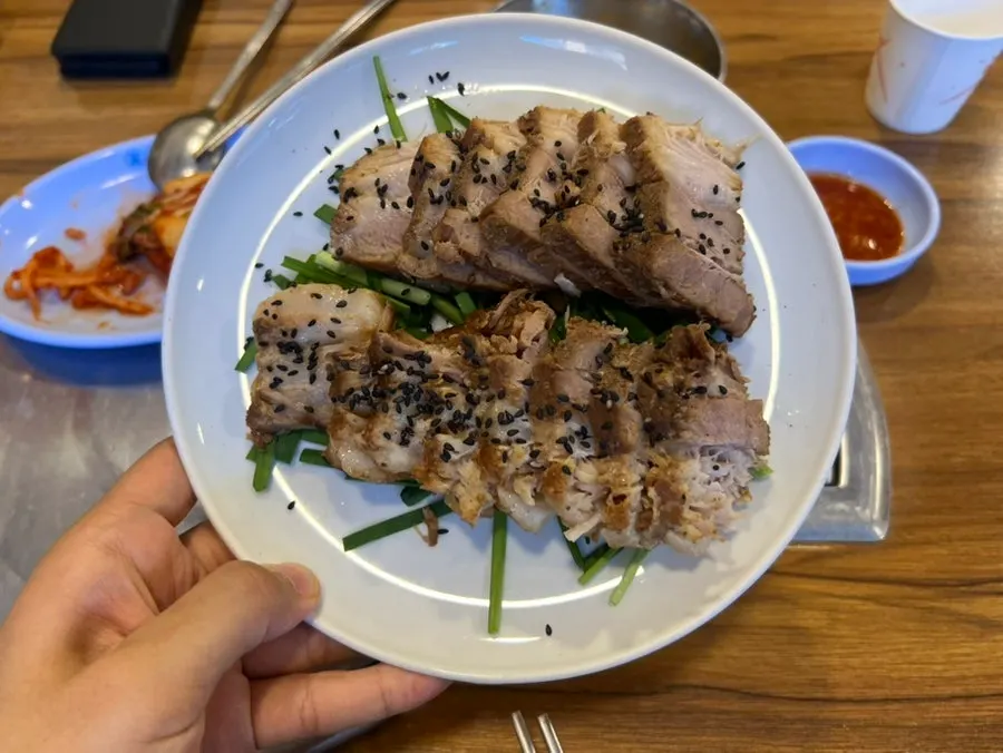 Radish strips and kimchi served separately