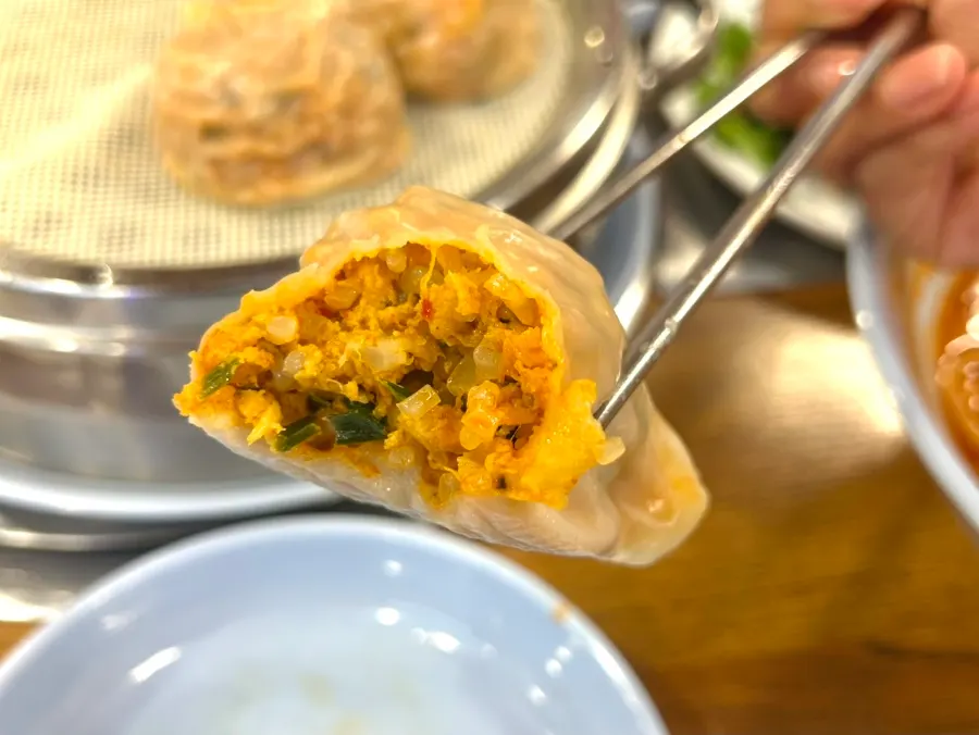 매콤한 김치만두 단면
