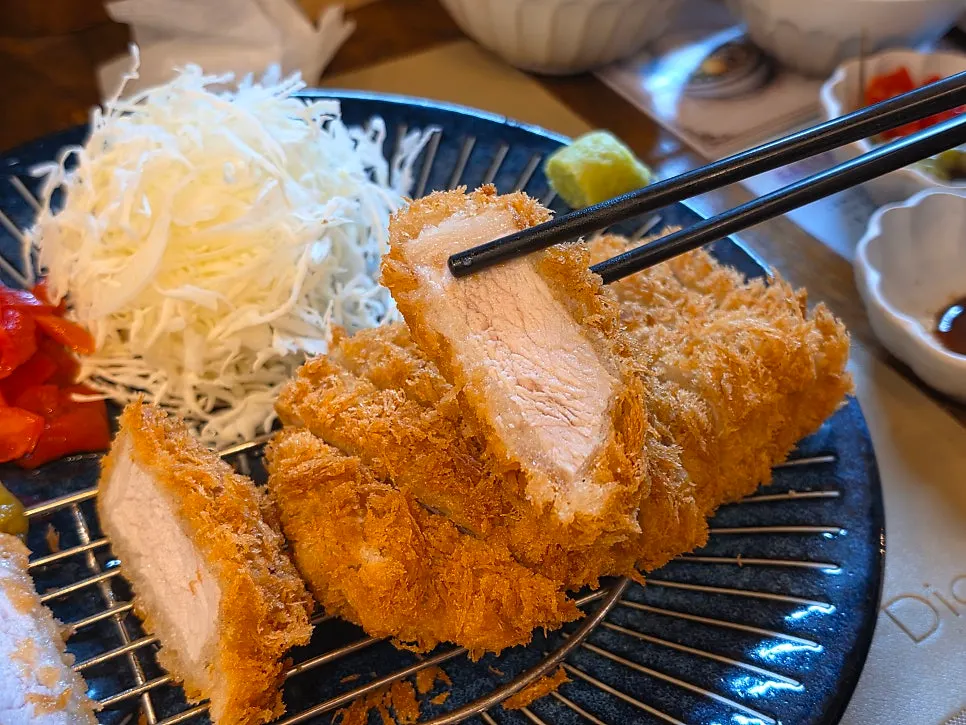 Table setting on the revisit to Gohobi Katsu