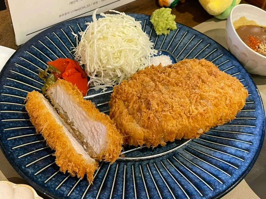 A dining seat at Gohobi Katsu
