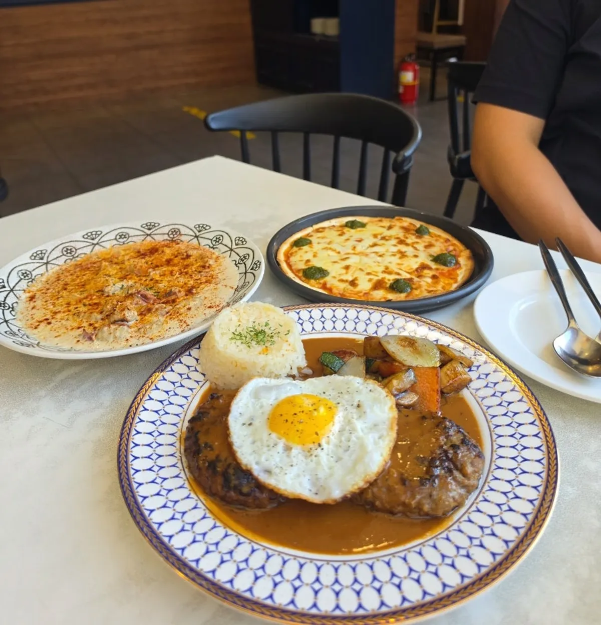Spread of dishes ordered at Rolling Pasta Suwon Station