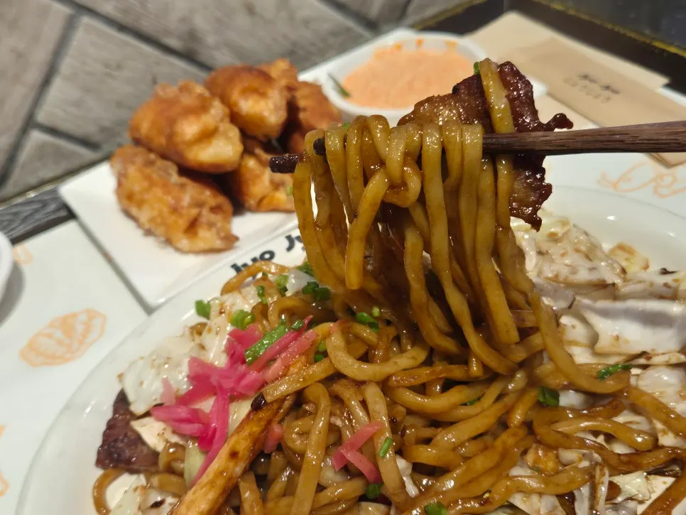 야끼소바 세트 구성 한 상