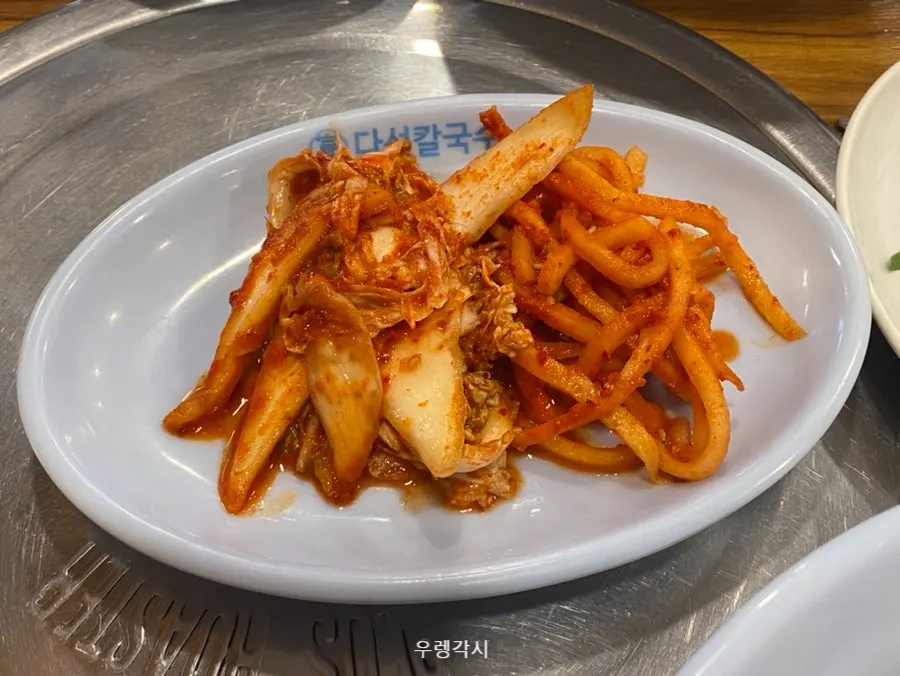 기본으로 제공되는 보리밥 한 그릇