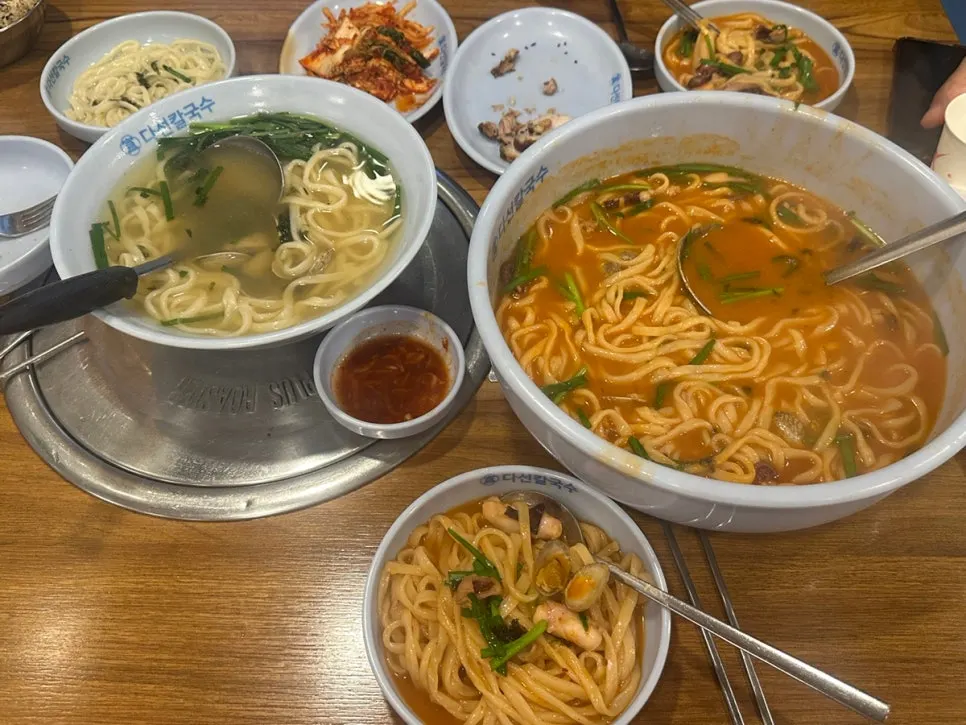 Close-up of the spicy kal-nakji broth