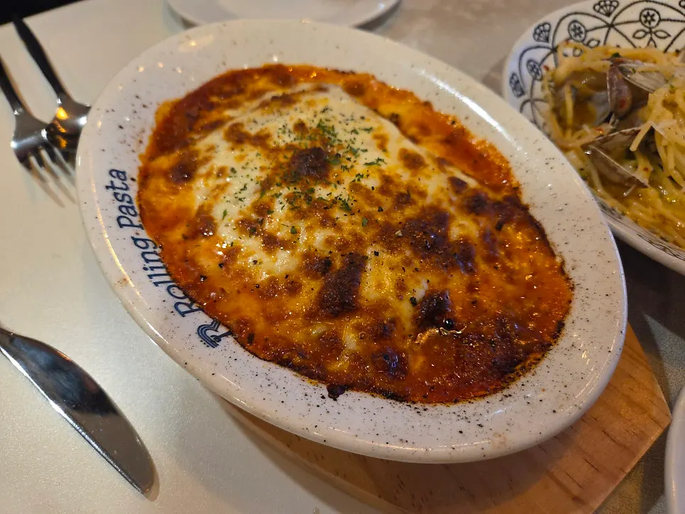 Full view of the lasagna at Rolling Pasta Suwon Station Branch