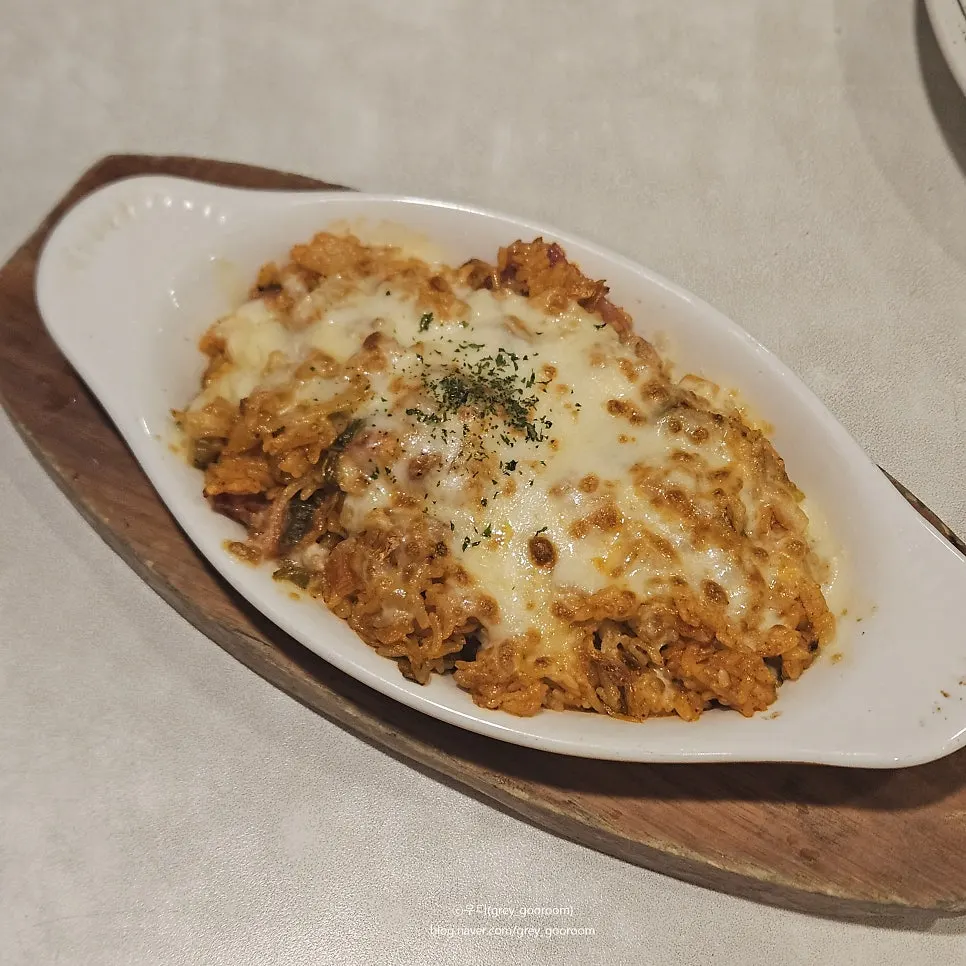 Bacon kimchi doria topped with melted cheese