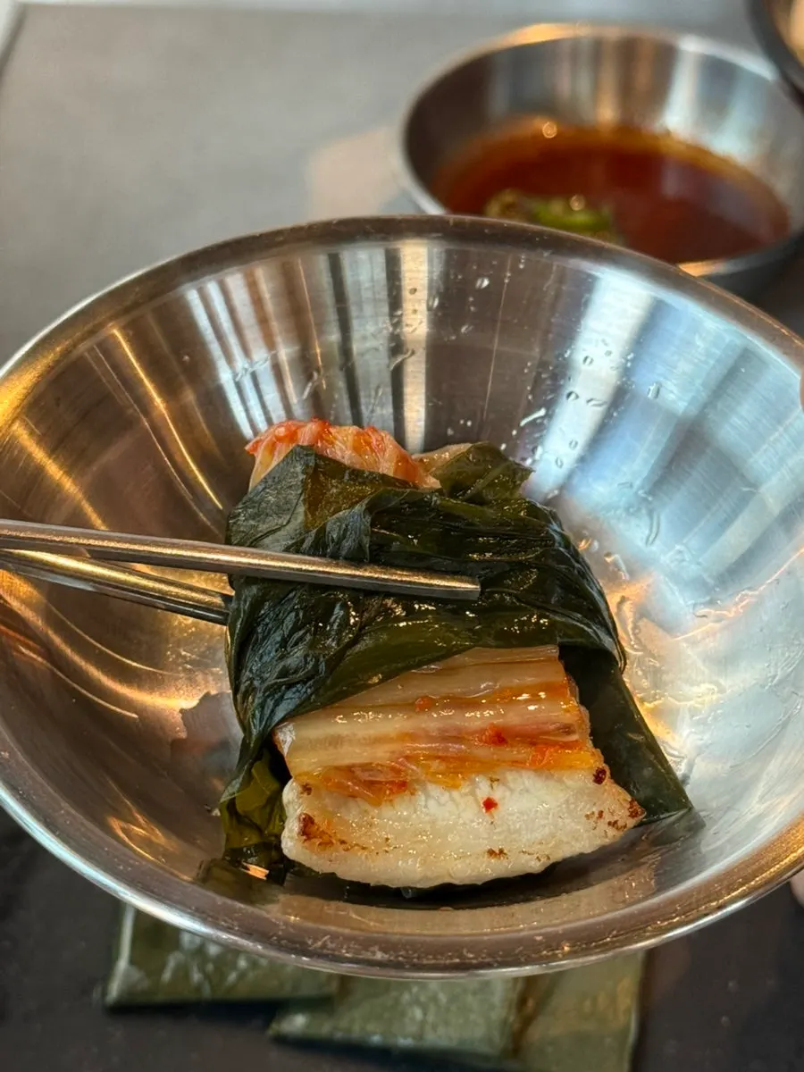 용암퐁듀치즈에 찍은 삼겹살