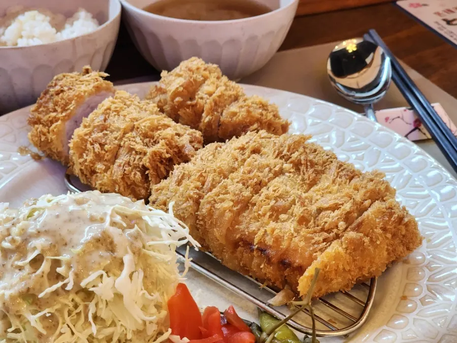 Meal photo comparing loin and tenderloin katsu