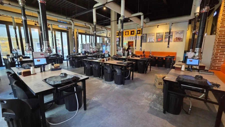 Kawasan tempat duduk Ssosam 208 Suwon Station Branch