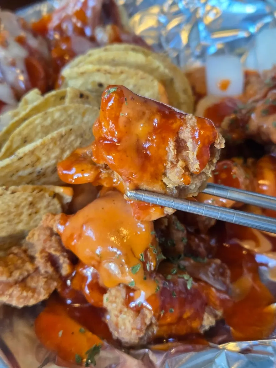 Chicken served with nacho chips