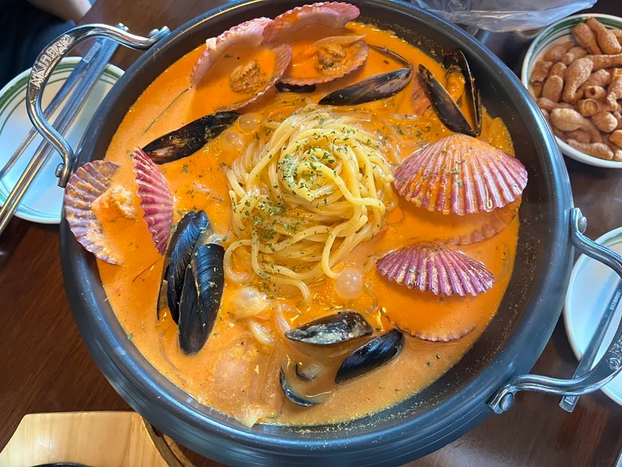 불닭크림짬뽕과 막창구이 상차림
