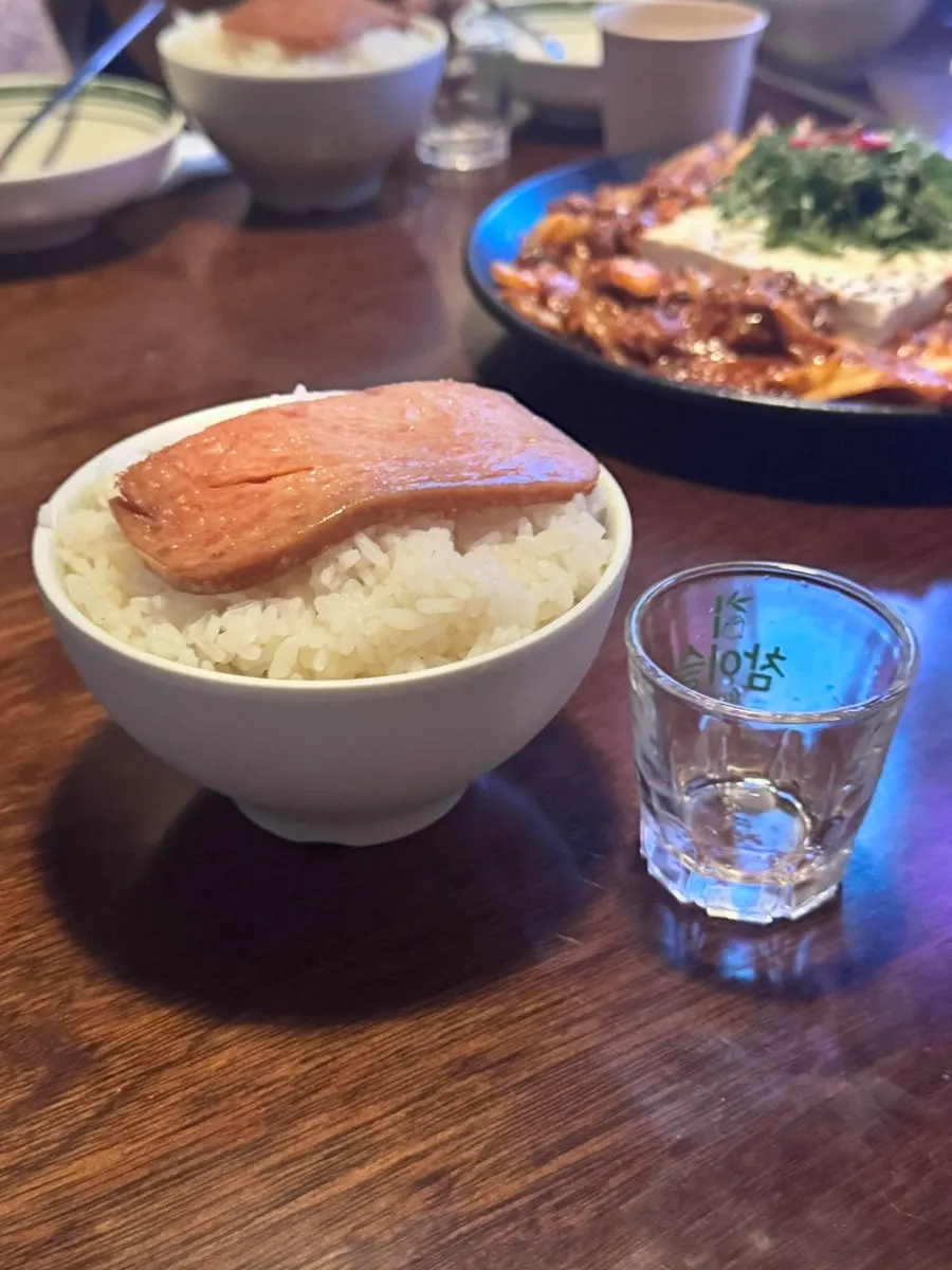 Complimentary chicken drumsticks and the Saero omija combination