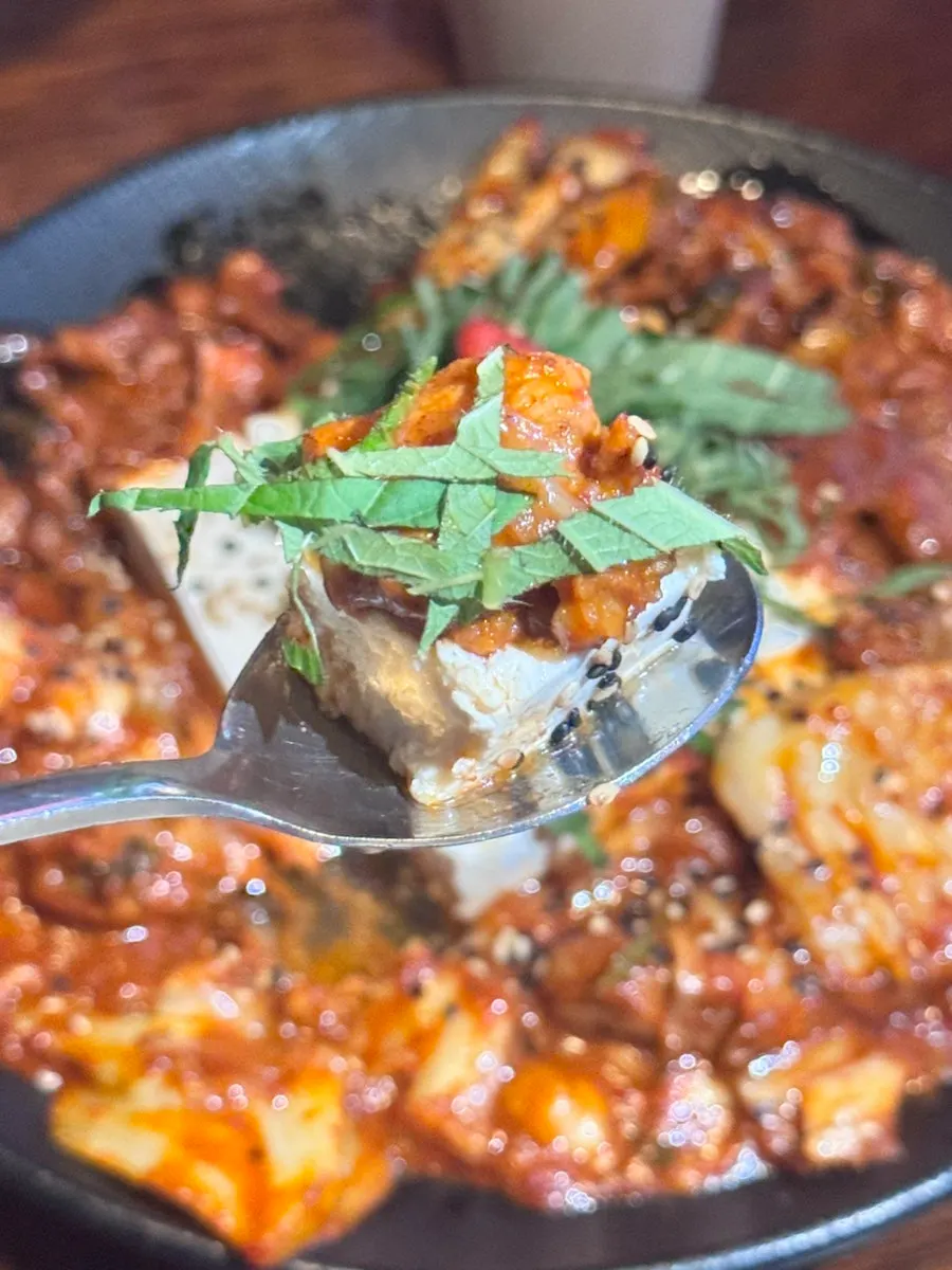 Tofu half-block spicy pork and kimchi