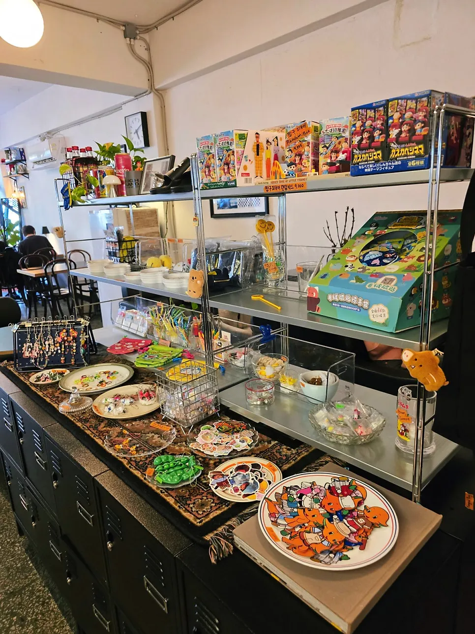 Blanket placed beside café seating