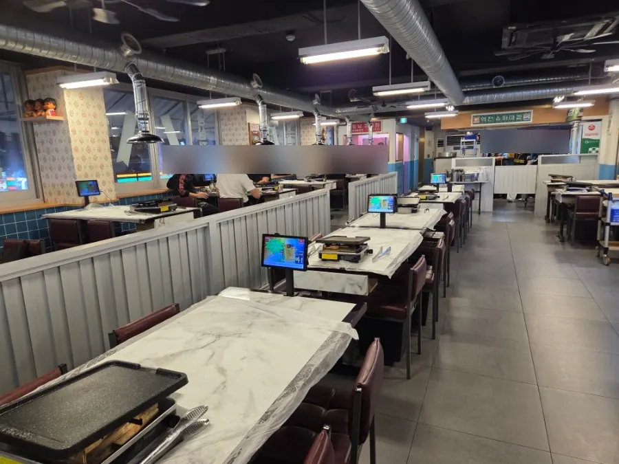 Clean interior at Taejang Sikdang