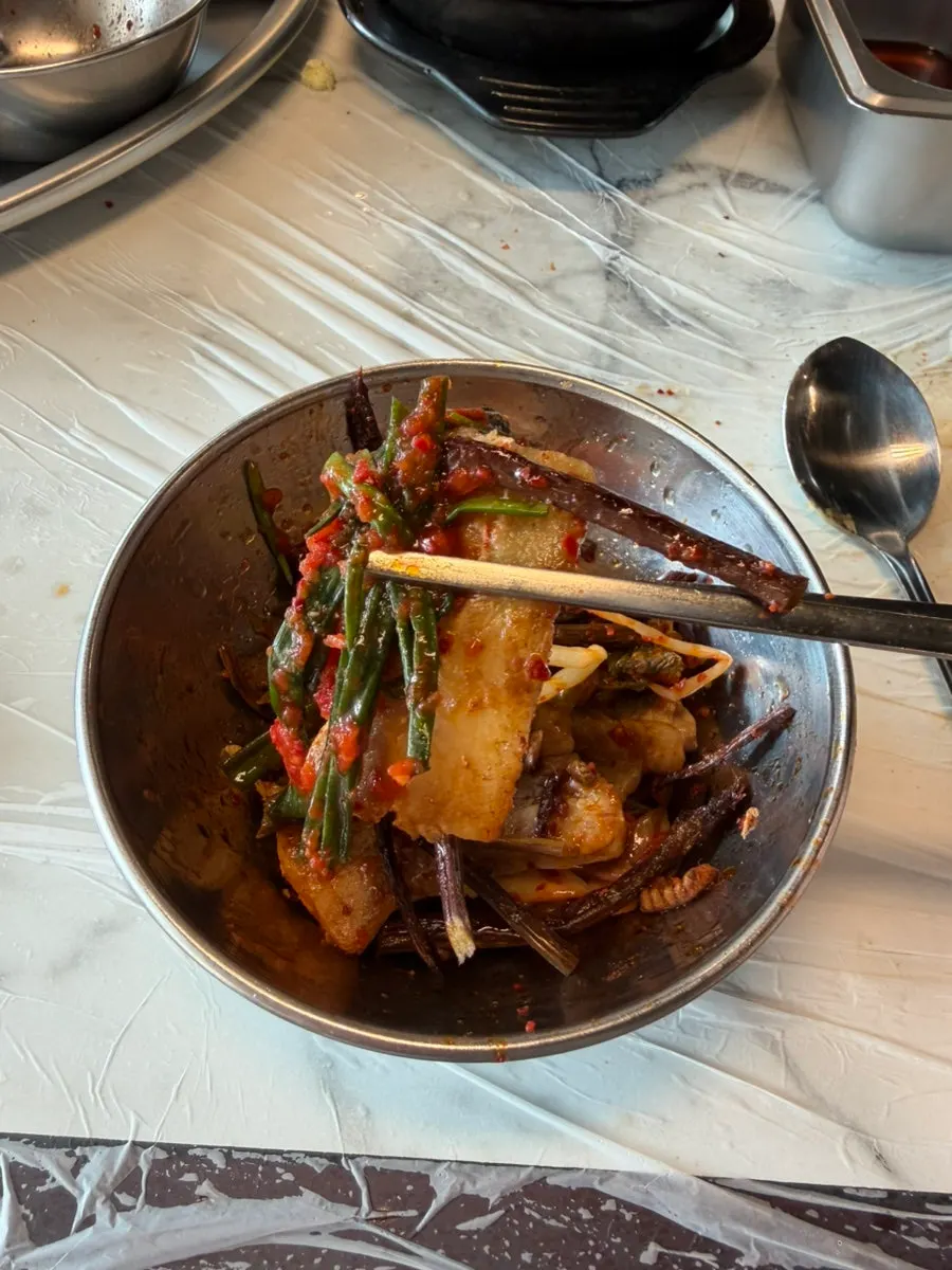Thick-cut fresh pork belly eaten with just salt