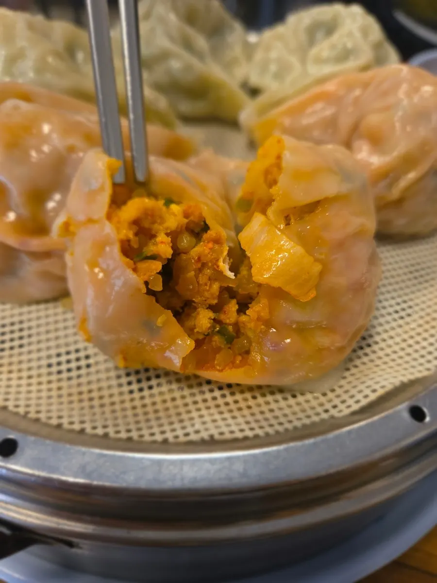 Kal-nakji y bori-bap en Rodeo Street de la estación de Suwon, Daseon Kalguksu Main Branch