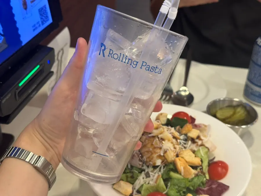 Notice for the Naver review event offering a free drink