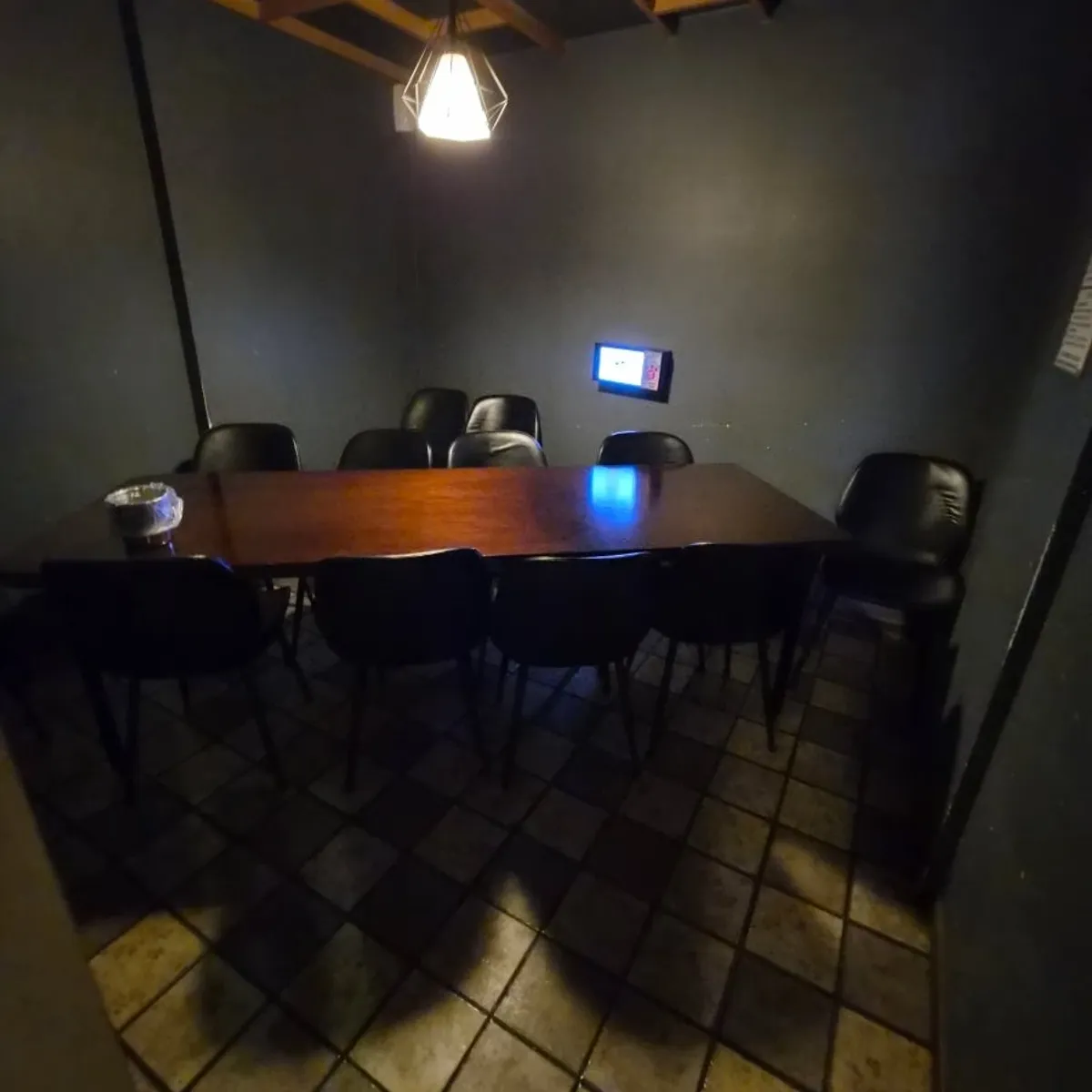 Seating inside a private room at Manseokjip Suwon Station Branch