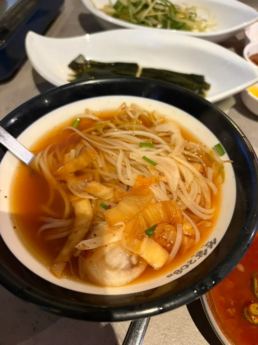 직원이 구워주는 모둠돌판 고기
