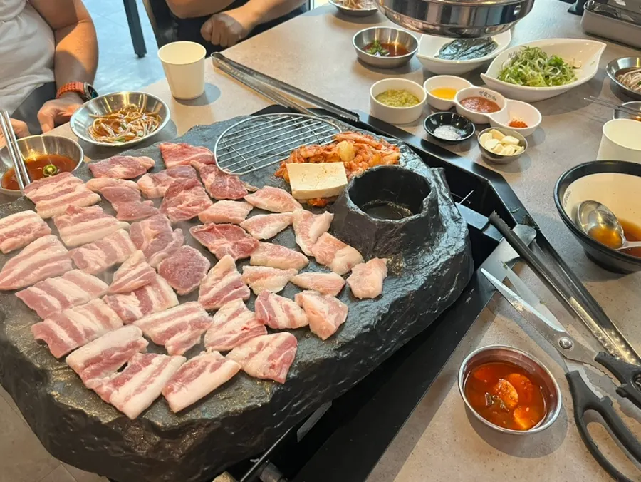 Pork belly on the volcano grill plate