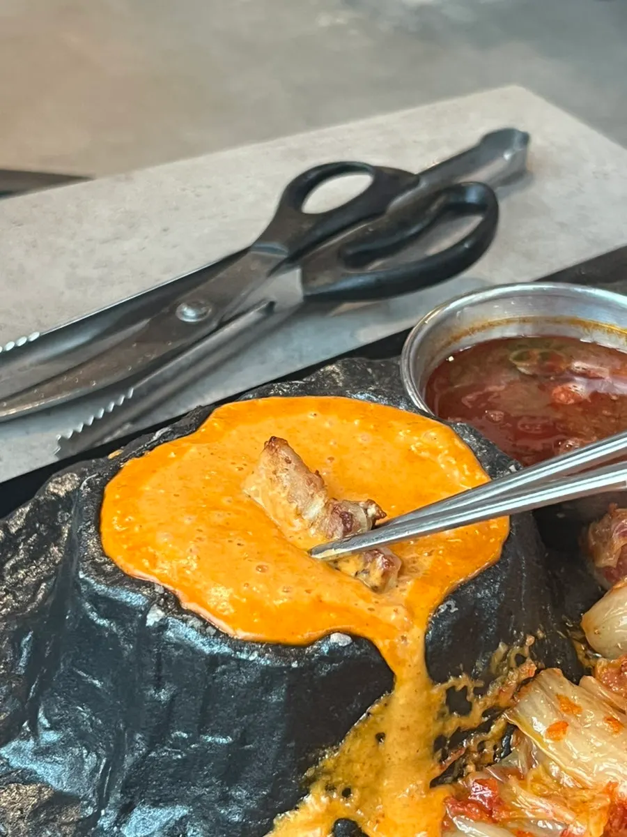 치즈퐁듀와 고기 조합