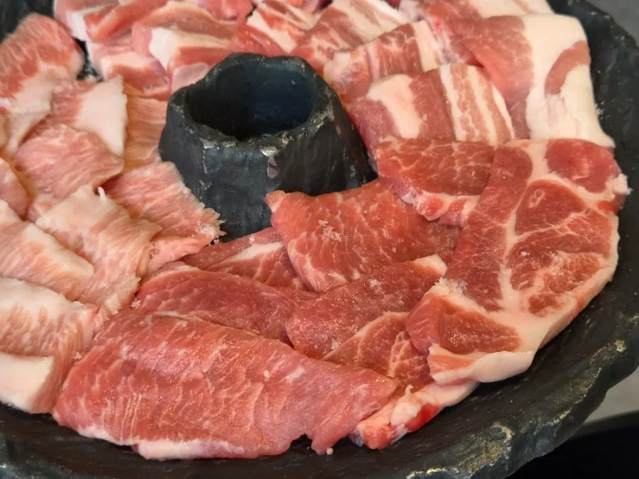 모둠돌판에 포함된 목살